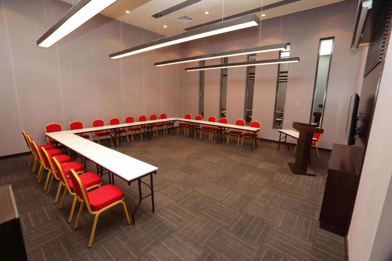 The Green Park Газиантеп Экстерьер фото A typical meeting room